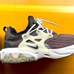 Men Nike 10.5 Nike react sneakers. 10.5 size.